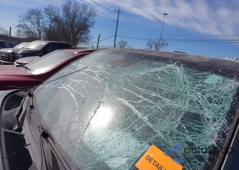 2013 Toyota 4Runner Sr5 z USA, uszkodzony, nr VIN JTEBU5JR0D5141498